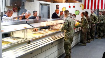 Трамп устроил сюрприз американским военным в Афганистане - ФОТО