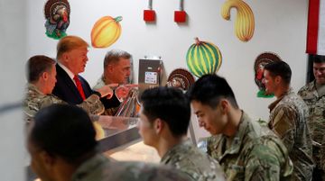 Трамп устроил сюрприз американским военным в Афганистане - ФОТО
