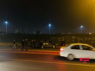 В Баку BMW снес фонарный столб - ФОТО - ВИДЕО