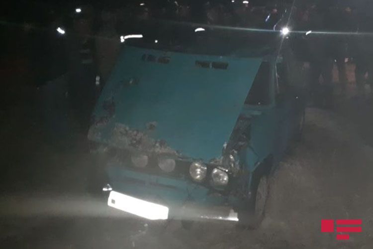 В Агджабеди ВАЗ упал в канал, есть погибший - ФОТО