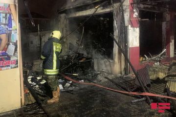 На рынке стройматериалов в Сабунчинском районе Баку произошел пожар - ФОТО
