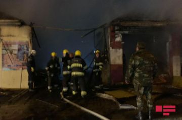 На рынке стройматериалов в Сабунчинском районе Баку произошел пожар - ФОТО
