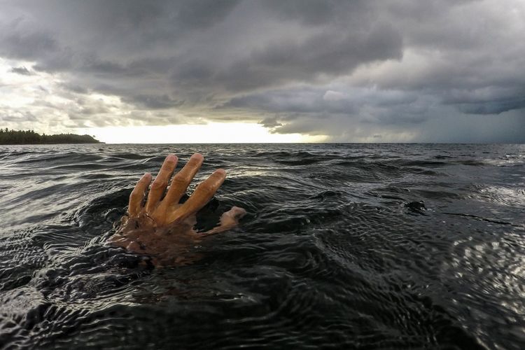Найдены тела отца и сына, утонувших в водоканале в Нефтчале – ОБНОВЛЕНО 