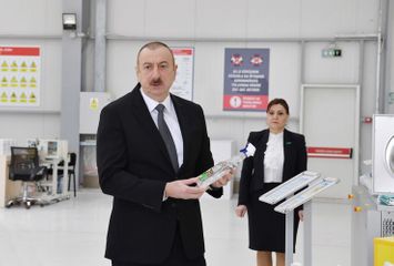 Президент Ильхам Алиев принял участие в открытии предприятия по производству медицинских масок - ОБНОВЛЕНО