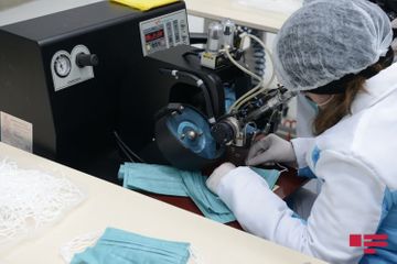 Производимые в Азербайджане медицинские маски поступят в продажу со следующей недели - ФОТО