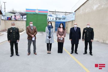 Из исправительного учреждения №10 освобождены 16 заключенных - ФОТОСЕССИЯ