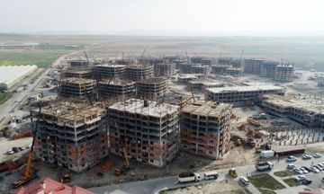 Президент ознакомился с ходом строительных работ в кварталах, состоящих из жилых зданий для 3042 семей вынужденных переселенцев - ОБНОВЛЕНО