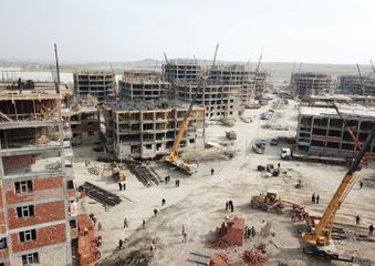 Президент ознакомился с ходом строительных работ в кварталах, состоящих из жилых зданий для 3042 семей вынужденных переселенцев - ОБНОВЛЕНО