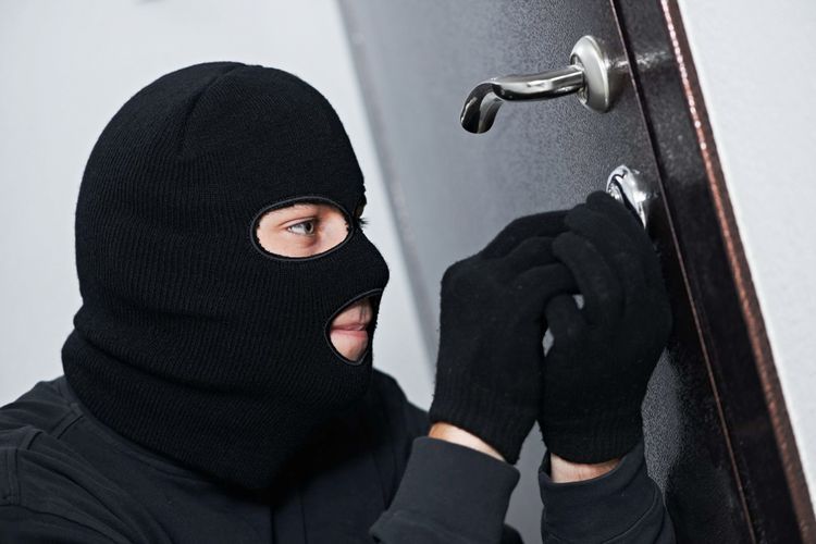 В Самухе из квартиры совершена кража на сумму 10 тыс манатов