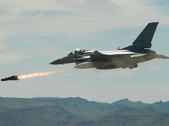 Истребители Израиля поразили военные цели ХАМАС в Газе в ответ на запуск ракеты