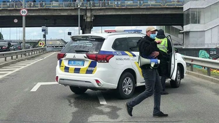 Спецназ задержал мужчину, захватившего здание банка в центре Киева - ОБНОВЛЕНО-1