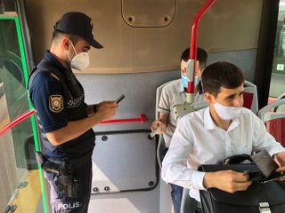 В Баку оштрафованы лица, не использующие маски и не соблюдающие социальную дистанцию – ФОТО 
