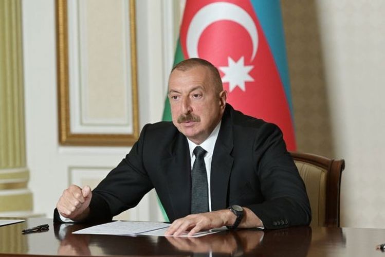 Президент Азербайджана поручил  и в августе обеспечить выплату в 190 манатов в регионах с жестким карантином