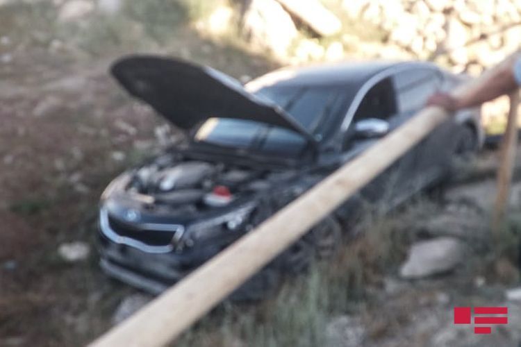 В Баку столкнулись два автомобиля, есть пострадавший