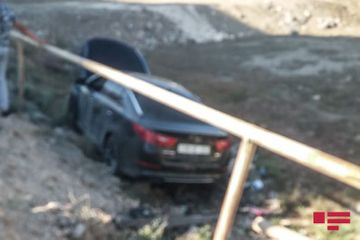 В Баку столкнулись два автомобиля, есть пострадавший
