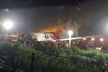 Число погибших при жесткой посадке самолета в Индии достигло 20 - ФОТО - ВИДЕО - ОБНОВЛЕНО-2