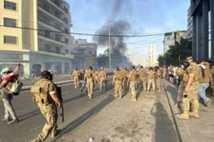 В Бейруте военные освободили здания еще двух министерств от протестующих