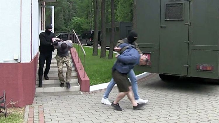 Минск передал Москве задержанных россиян