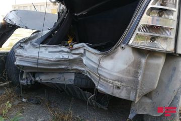 В Сумгайыте легковой автомобиль столкнулся с автобусом, есть погибший - ФОТО