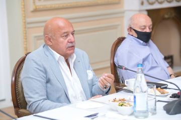 Состоялась встреча с группой известных деятелей культуры и искусства 