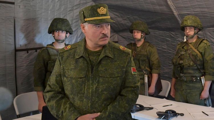 Лукашенко: Войска НАТО подошли к белорусским границам 