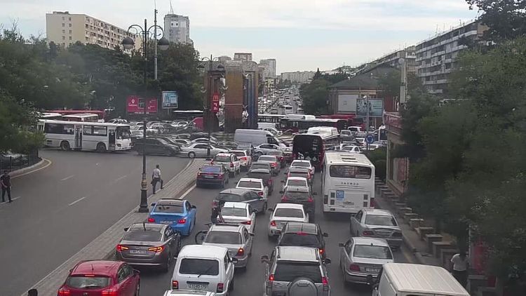 В Баку возникли задержки в интервале работы более 20 автобусов – ФОТО 
