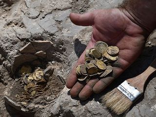 Клад из золотых монет IX века обнаружили при раскопках в Израиле - ФОТО