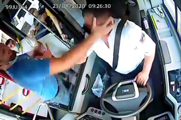 Ударивший водителя, потребовавшего от него надеть маску, мужчина арестован на 30 суток- ОБНОВЛЕНО - ВИДЕО