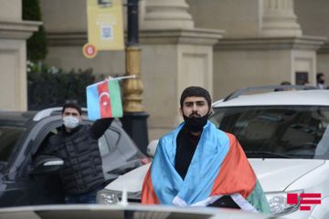В Азербайджане минутой молчания почтили память шехидов Отечественной войны