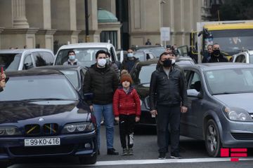 В Азербайджане минутой молчания почтили память шехидов Отечественной войны