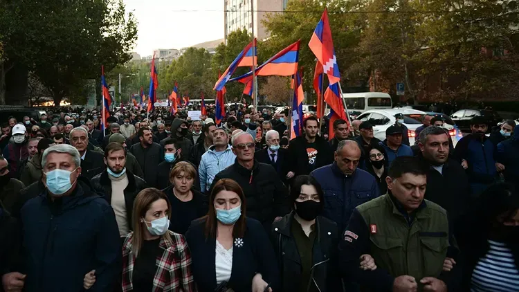 Армянская оппозиция объявила о начале акций протеста