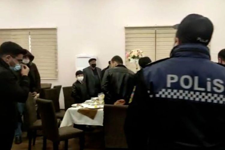 Задержаны лица, пытавшиеся сыграть свадьбу в ресторане в Баку - ВИДЕО