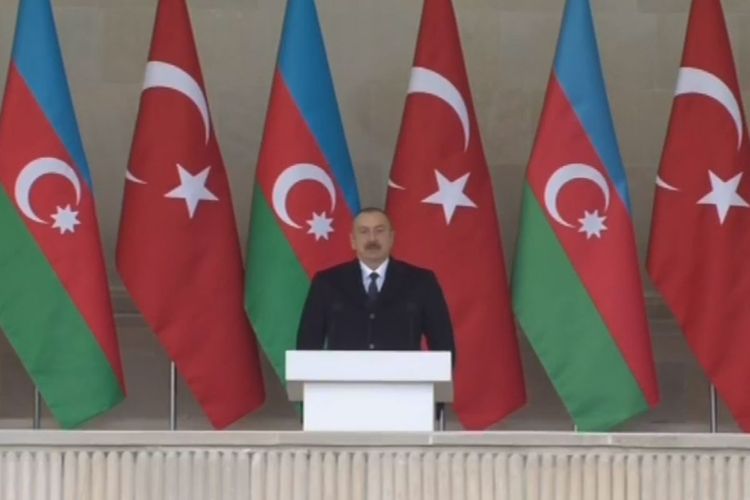 Президент Азербайджана: На площади Азадлыг проходило много парадов. Но этот парад имеет особое значение. Это Парад Победы