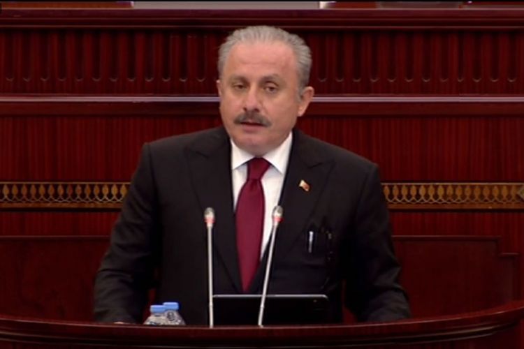 Спикер парламента Турции поздравил азербайджанский народ