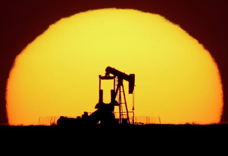 Цена азербайджанской нефти составила примерно 52 доллара 