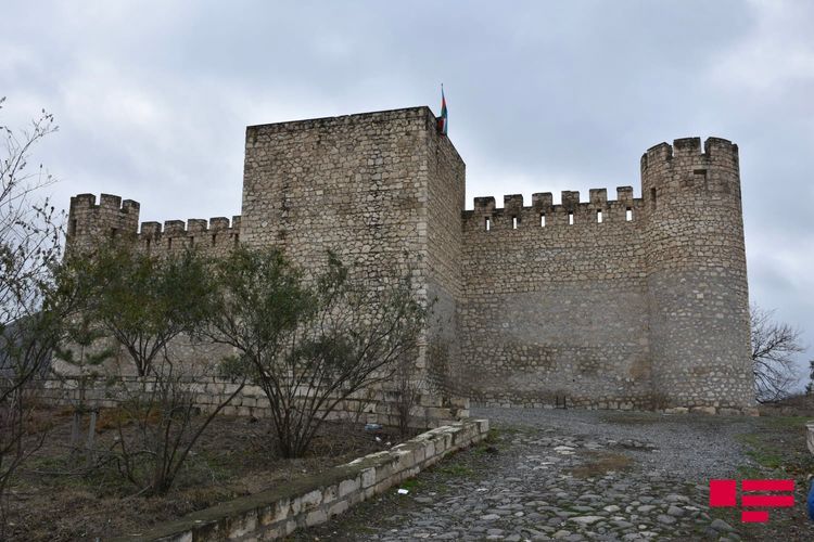 Армяне разрушили крепость, разграбили музей в Шахбулаге - ФОТО