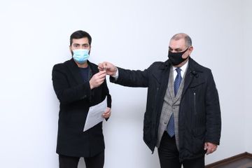 В Азербайджане еще 4  политическим партиям предоставлены офисы