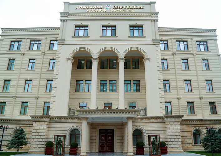 Министр обороны Азербайджана выразил соболезнования российскому коллеге в связи с гибелью офицера