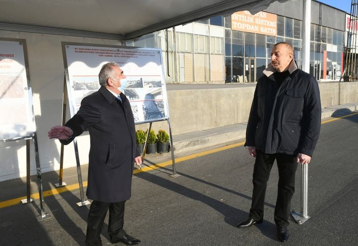 Президент ознакомился с ходом работ на реконструированном участке дороги Баку-Губа-госграница с РФ