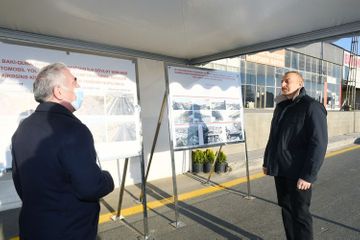 Президент ознакомился с ходом работ на реконструированном участке дороги Баку-Губа-госграница с РФ