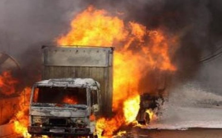 В Шамкире сгорел грузовик с лекарственными препаратами