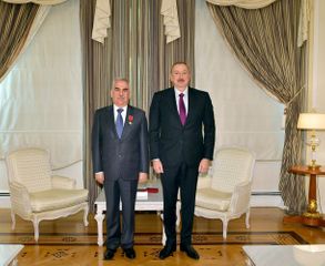 Президент Ильхам Алиев вручил Васифу Талыбову орден «Шараф»