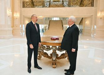 Президент Ильхам Алиев вручил Михаилу Гусману орден «Шараф»  - ОБНОВЛЕНО