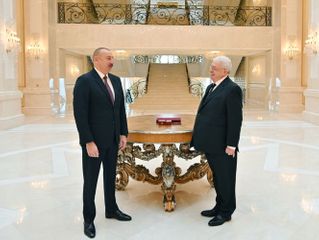 Президент Ильхам Алиев вручил Михаилу Гусману орден «Шараф»  - ОБНОВЛЕНО