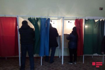 Международные наблюдатели следят за избирательным процессом в Мингячевире - ФОТО