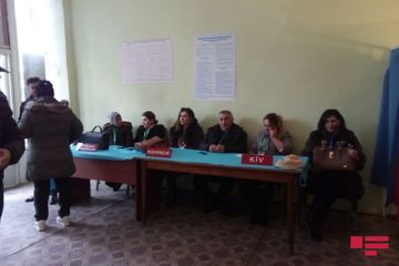 Международные наблюдатели следят за избирательным процессом в Мингячевире - ФОТО