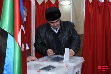 В Азербайджане проходят парламентские выборы - ФОТО