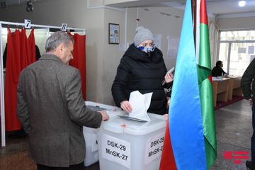 В Азербайджане проходят парламентские выборы - ФОТО
