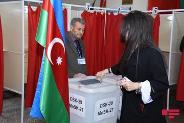 В Азербайджане проходят парламентские выборы - ФОТО