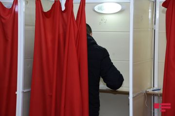 В Азербайджане проходят парламентские выборы - ФОТО